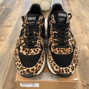 Golden Goose Running